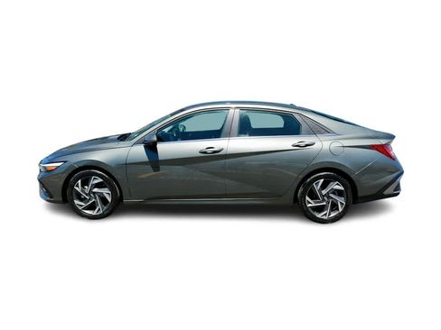 Used 2024 Hyundai Elantra Limited FWD image 3