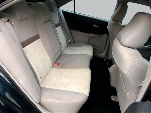 Used 2013 Toyota Camry LE FWD image 18