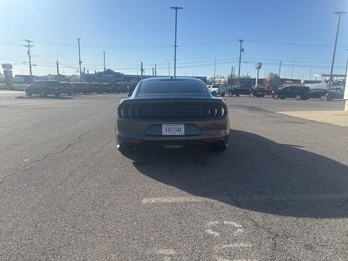 Used 2019 Ford Mustang Coupe image 7