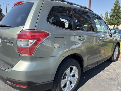 Used 2015 Subaru Forester 2.5i Premium AWD/4WD image 12