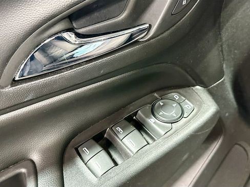 Used 2019 Chevrolet Equinox LT FWD image 19
