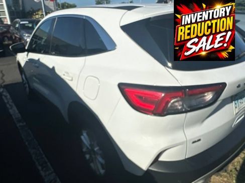 Used 2021 Ford Escape SE w/ Cold Weather Package FWD image 3