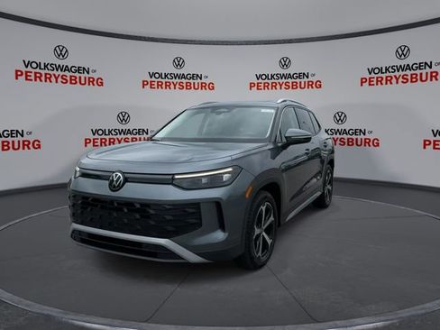 New 2026 Volkswagen Tiguan SE FWD image 3