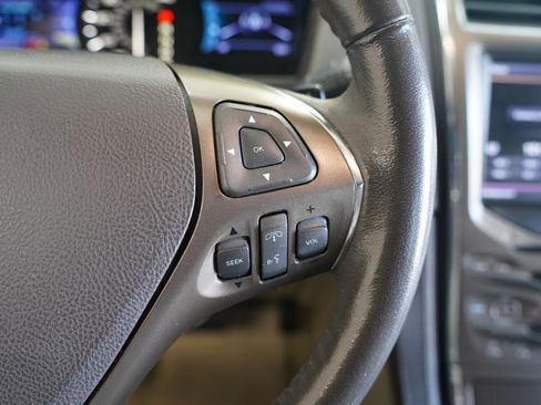 Used 2013 Lincoln MKX FWD image 16