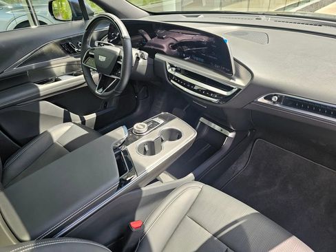Used 2026 Cadillac Lyriq Sport AWD/4WD image 10