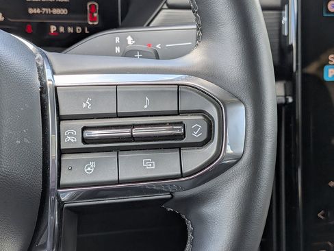 Certified 2026 GMC Acadia Elevation w/ Elevation Premium Package FWD image 24
