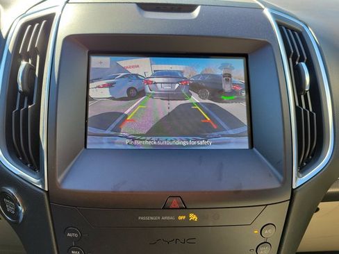 Used 2020 Ford Edge Titanium image 33