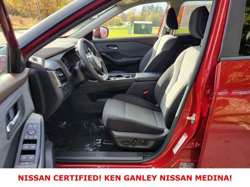 Certified 2023 Nissan Rogue SV image 37
