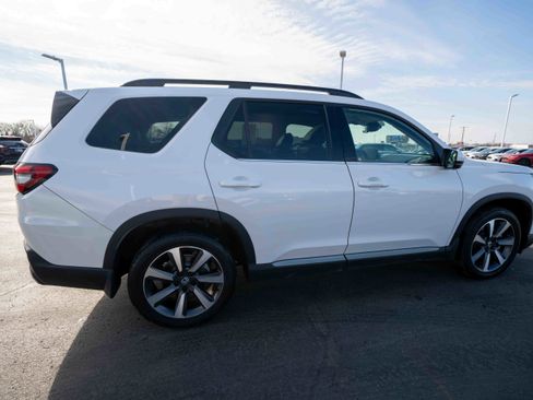 Used 2023 Honda Pilot Elite image 6