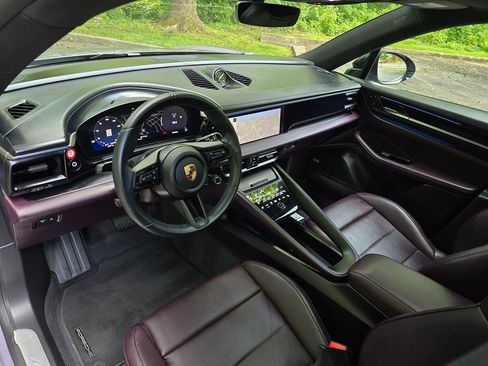 Used 2024 Porsche Macan 4 Electric AWD/4WD image 2