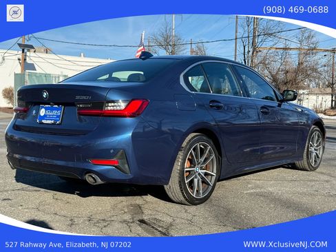 Used 2021 BMW 330i xDrive Sedan w/ Convenience Package image 4
