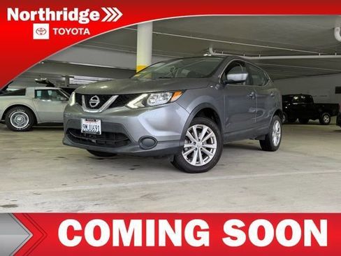 Used 2018 Nissan Rogue Sport S w/ S Appearance Package image 3