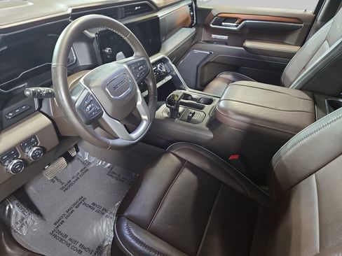 Used 2023 GMC Sierra 1500 Denali w/ Technology Package AWD/4WD image 18