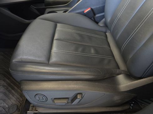 Used 2023 Audi Q4 e-tron Premium Plus AWD/4WD image 30