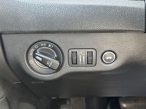 Used 2016 Chrysler 300 S AWD/4WD image 33