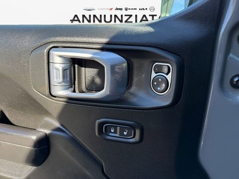 Certified 2022 Jeep Gladiator Mojave w/ Trailer Tow Package image 28