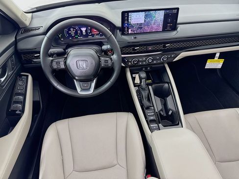 Used 2025 Honda Accord Touring image 31