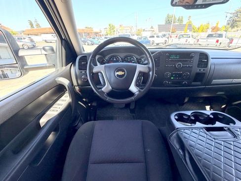 Used 2011 Chevrolet Silverado 2500 LT w/ Interior Plus Package AWD/4WD image 27