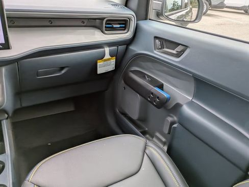 New 2025 Ford Maverick Lobo image 16