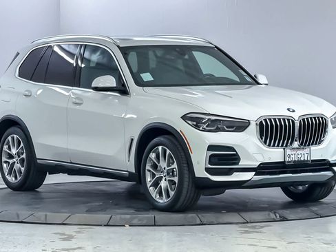 Certified 2023 BMW X5 xDrive40i w/ Premium Package AWD/4WD image 9