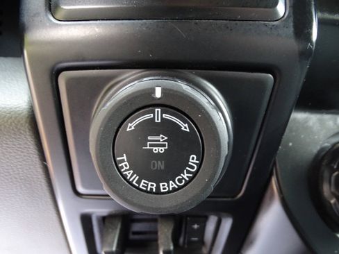 Used 2019 Ford F150 4x4 SuperCrew XL w/ Equipment Group 101A Mid image 25