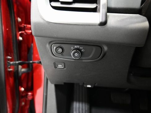 Used 2023 GMC Terrain SLE w/ Driver Convenience Package image 22