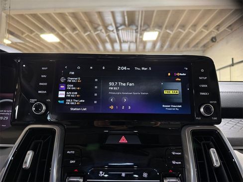 Certified 2023 Kia Sorento SX image 17