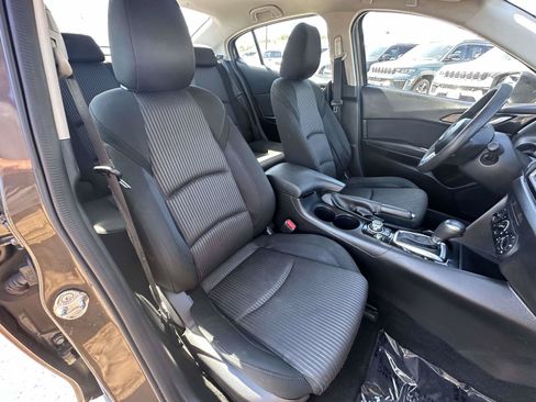 Used 2016 MAZDA MAZDA3 i Sport w/ Preferred Equipment Package FWD image 21