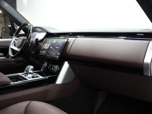 Used 2023 Land Rover Range Rover SE image 21