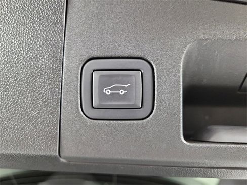 Certified 2023 Cadillac XT4 Sport w/ Cold Weather Package image 9