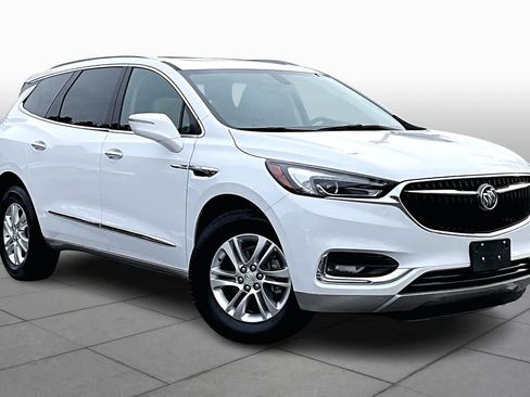 Used 2020 Buick Enclave Essence w/ Sound and Sites Package image 2