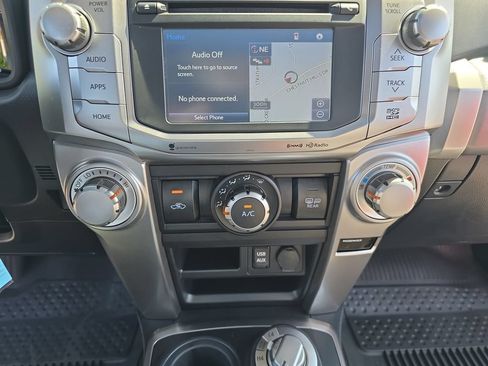 Certified 2019 Toyota 4Runner SR5 Premium AWD/4WD image 23