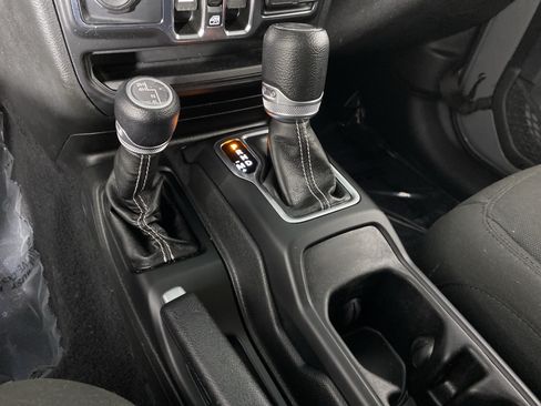 Used 2022 Jeep Wrangler Unlimited Sahara w/ Cold Weather Group AWD/4WD image 36