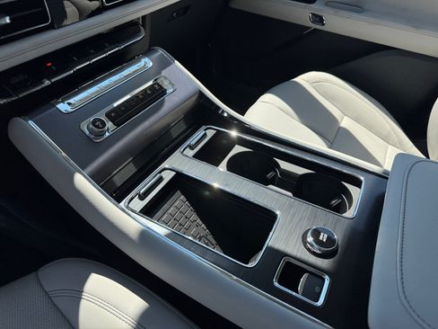 New 2026 Lincoln Aviator AWD image 15