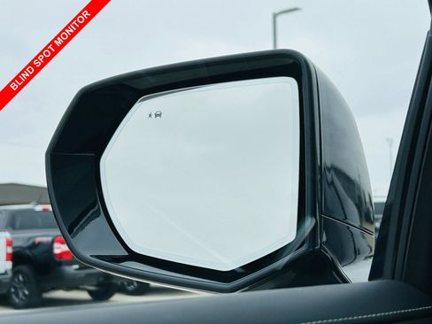 Used 2024 GMC Yukon Denali Ultimate image 14