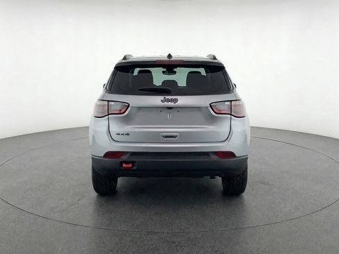 Used 2025 Jeep Compass Trailhawk AWD/4WD image 7
