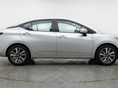 Used 2025 Nissan Versa SV FWD image 11