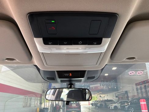 Used 2026 Nissan Rogue SV FWD image 16