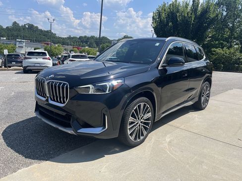 Certified 2025 BMW X1 xDrive28i w/ Technology Package image 4