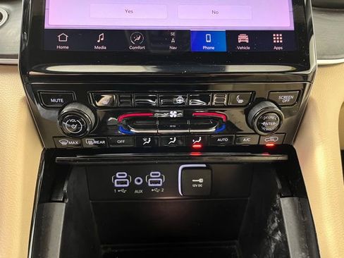 Used 2023 Jeep Grand Cherokee Limited image 31