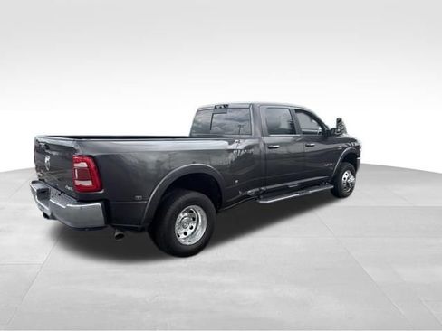 Used 2022 RAM 3500 Laramie AWD/4WD image 11