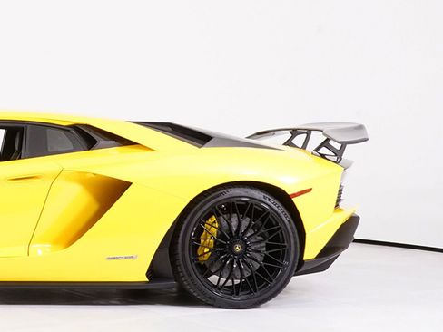 Used 2018 Lamborghini Aventador S AWD/4WD image 15