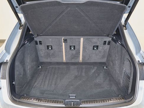 Used 2021 Porsche Macan S image 11