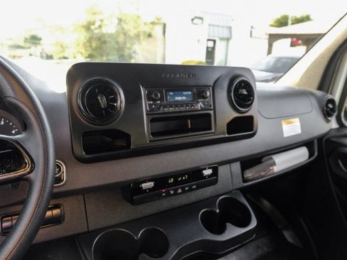 Used 2020 Mercedes-Benz Sprinter 2500 image 22
