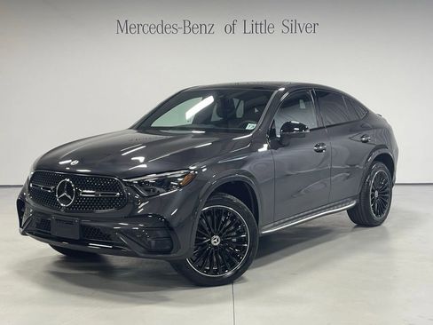 Used 2024 Mercedes-Benz GLC 300 4MATIC image 1