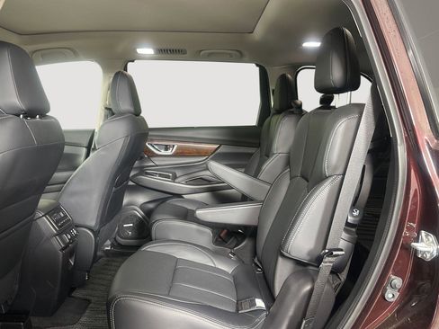 Used 2025 Subaru Ascent Touring AWD/4WD image 18