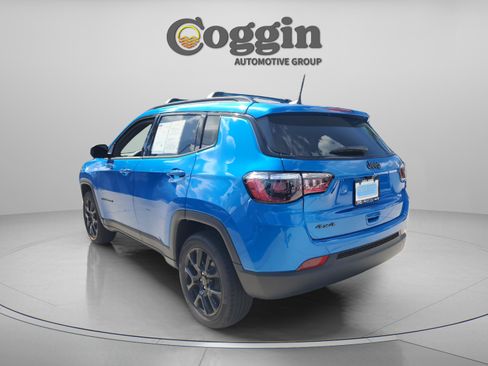 Used 2026 Jeep Compass Latitude AWD/4WD image 2