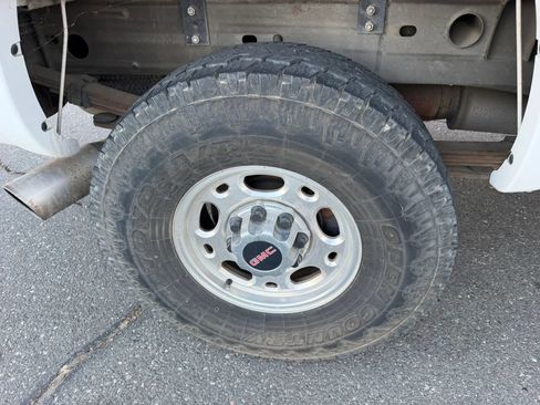 Used 2007 GMC Sierra 2500 SLE w/ Heavy-Duty Power Package RWD image 34