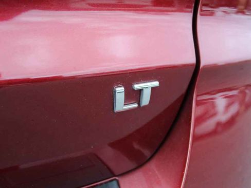 Used 2017 Chevrolet Traverse LT image 8