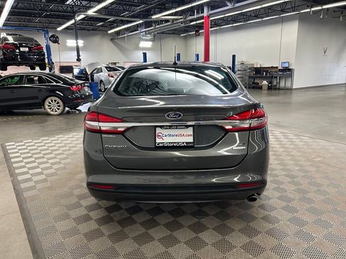 Used 2018 Ford Fusion SE FWD image 6